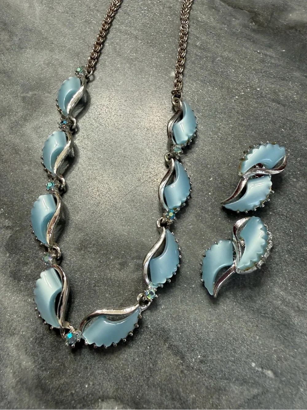 Vintage Baby Blue Thermoset Moonglow Lucite Necklace Clip on Earrings Set - Picture 7 of 10